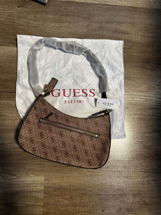 Оригинална дамска чанта GUESS