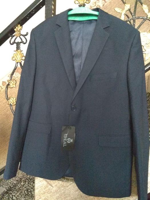 Новый школьный пиджак для мальчика