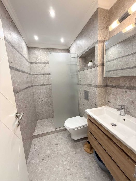 Дава се под наем Двустаен апартамент в София, Зона Б-18 - 70 кв.м за 586.5 € - Снимка #8