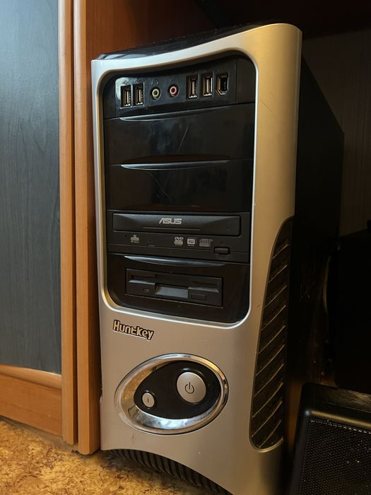 продам комплект пк и колонки