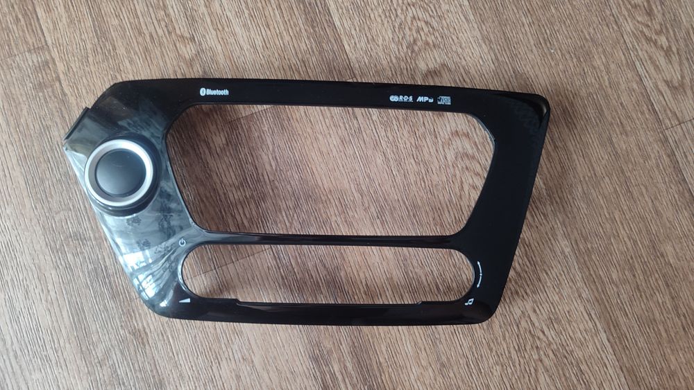 Продаю автомагнитолу КИЯ РИО 3