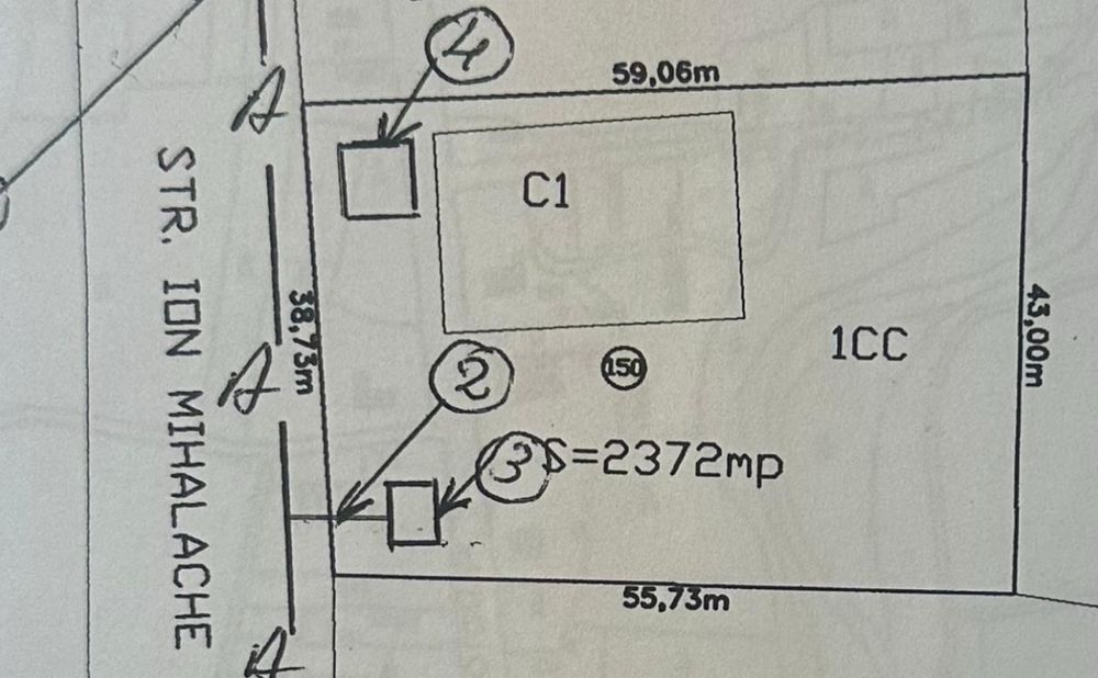 De vanzare spatiu Hala plus teren Topoloveni str. Ion Mihalache 150