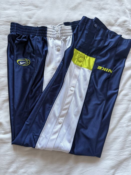 Оригинално долнище на Nike