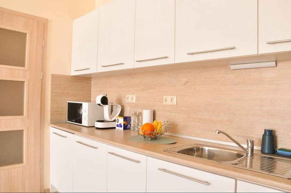 Дава се под наем Двустаен апартамент в Варна, Аспарухово - 65 кв.м за 648.21 € - Снимка #1