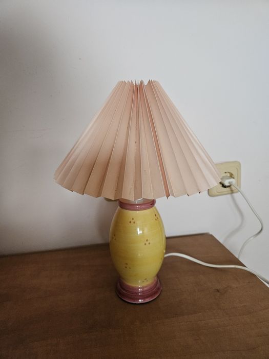 Елегантна нощна лампа