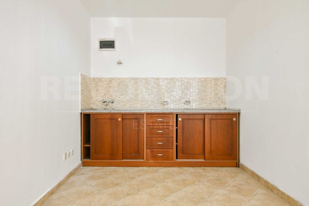 Продава се Магазин в София, Център - 45 кв.м за 2723 €/кв.м - Снимка #4