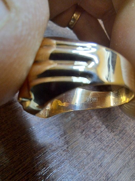 Продам новую золотую печатку