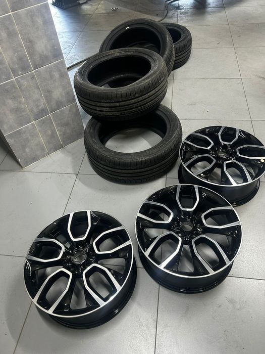 Продам летнюю резину с литыми дисками