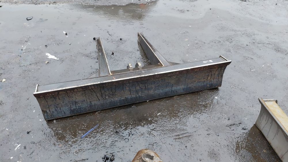 Vând lame excavator  bobcat noi