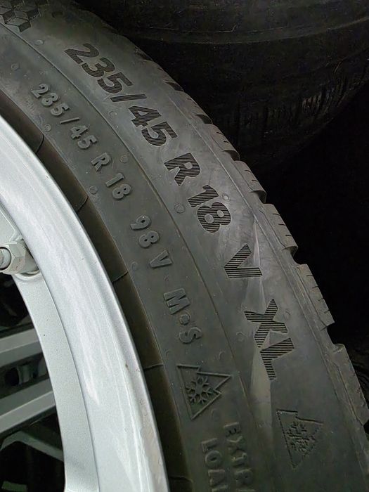 4 бр зимни 235/45/18 Continental дот 2024г.