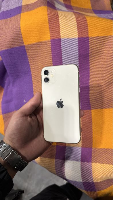 Iphone 11 64 gb Не вскрывался, внешне идеал