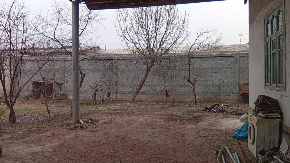 Уй сотилади 6 сотик 6 хона