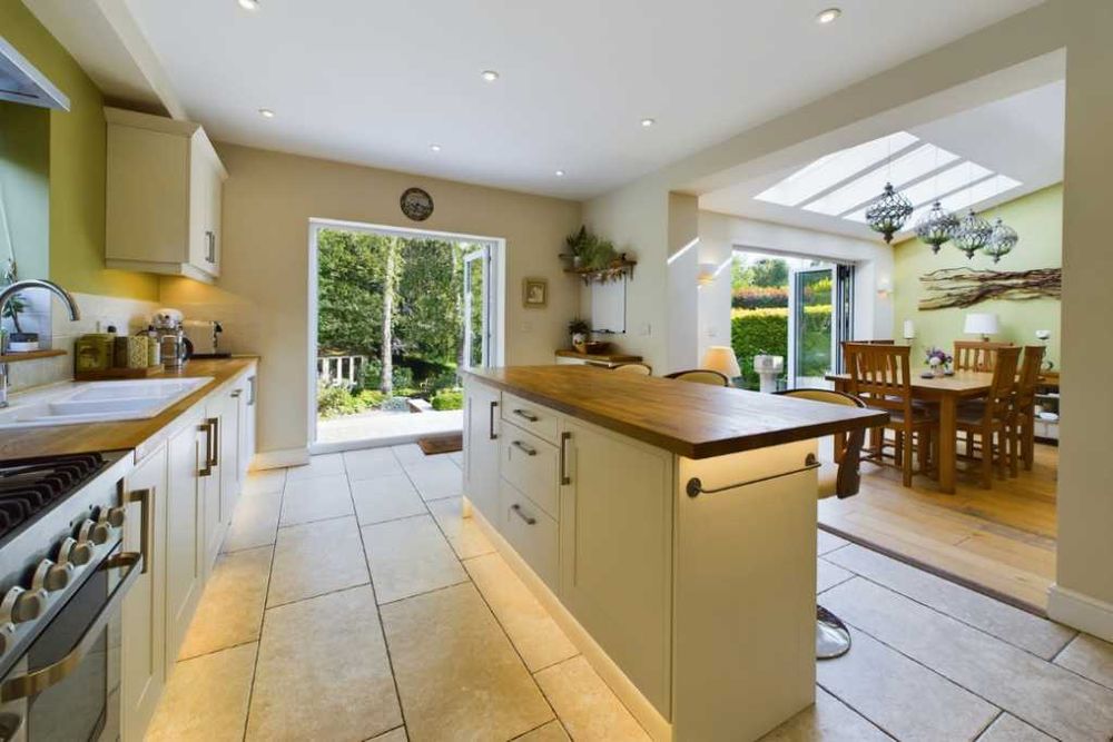 360 градусово видеозаснемане _ планове на обекти_корекции с ИИ