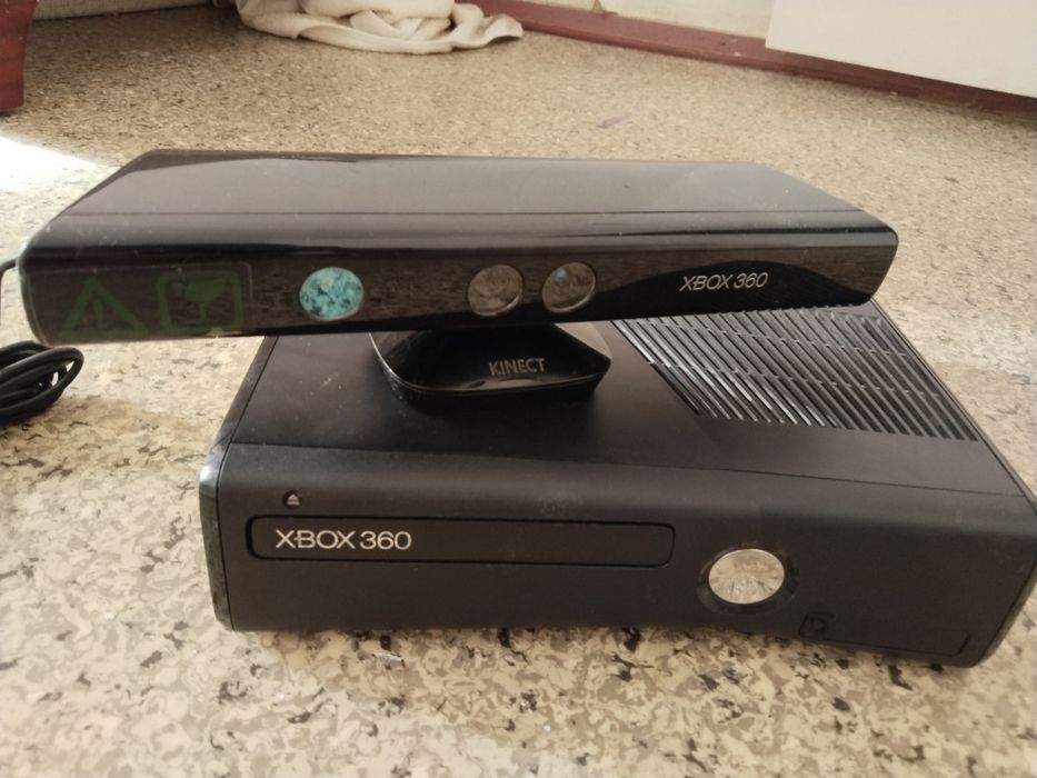 Продам Xbox  сост новый