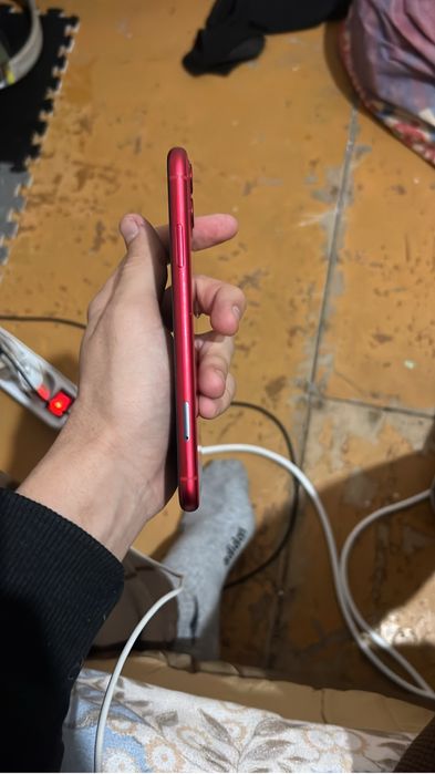 Продам айфон 11