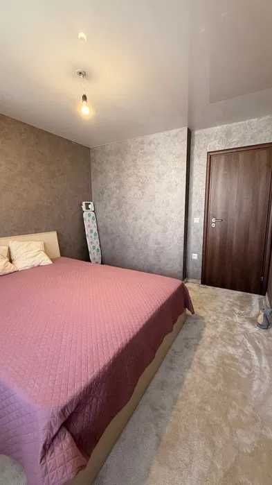 Дава се под наем Тристаен апартамент в Варна, Център - 97 кв.м за 500 € - Снимка #2