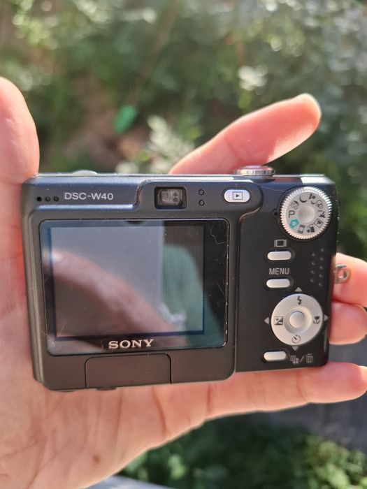 Компактен дигитален фотоапарат SONY Cybershot W40
