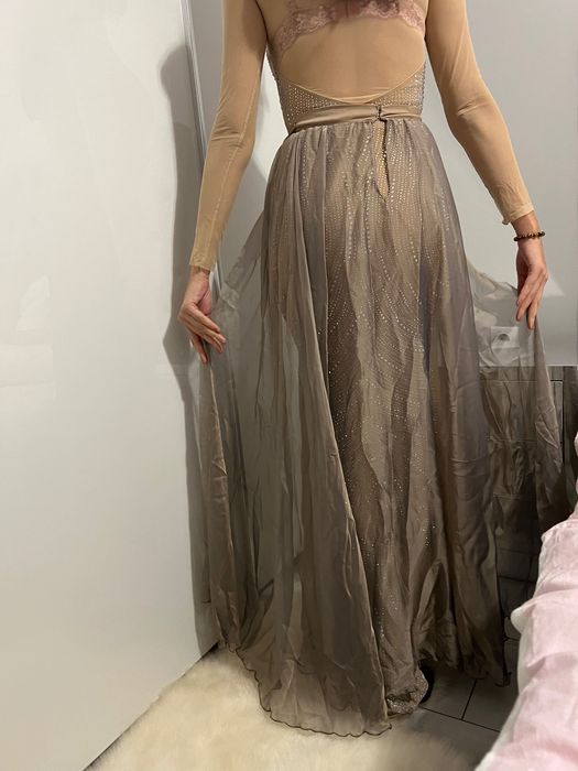 Бежова официална рокля