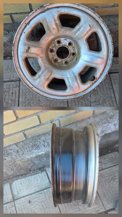 Продаю диски 1 легкосплавный, 1 металлический