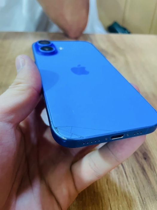 iPhone 16 Синий | 89% |