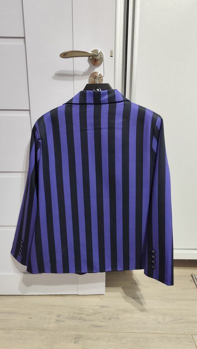 Vând sacou figurație Wednesday