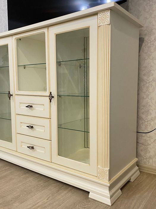 Продам шкаф трюмо