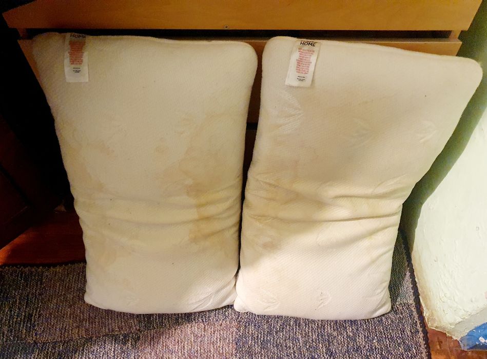 Perne spuma si perna microfibra