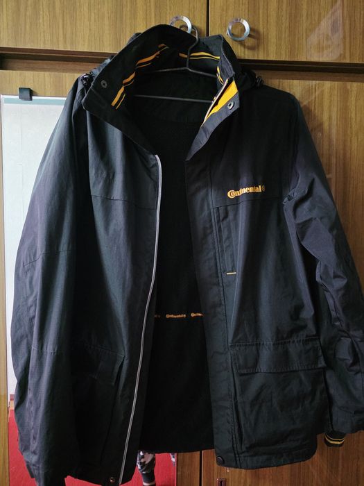 Продам куртки весна