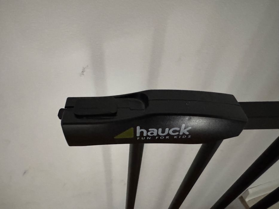 Poarta siguranta cu extensie Hauck Close’n Stop