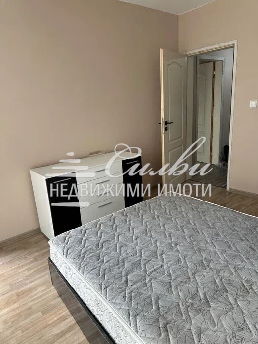 Дава се под наем Двустаен апартамент в Шумен, Болницата - 60 кв.м за 306 € - Снимка #4