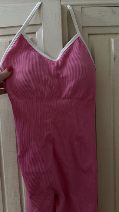 Спортивный фитнес- комбинезон