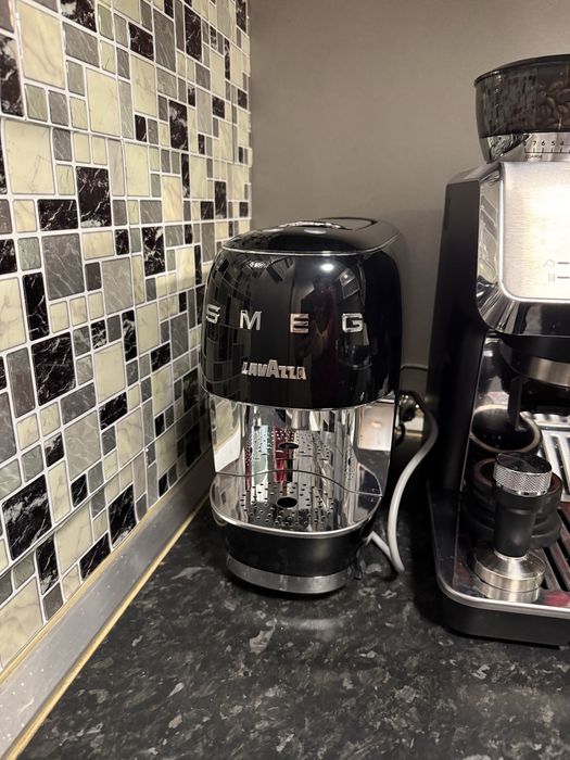 Кафемашина Lavazza Smeg AMM Black