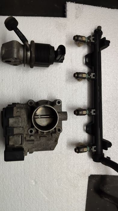 Rampă injectoare completa / clapeta accelerație / egr 1.4 1.6 BCA BBY Golf 5