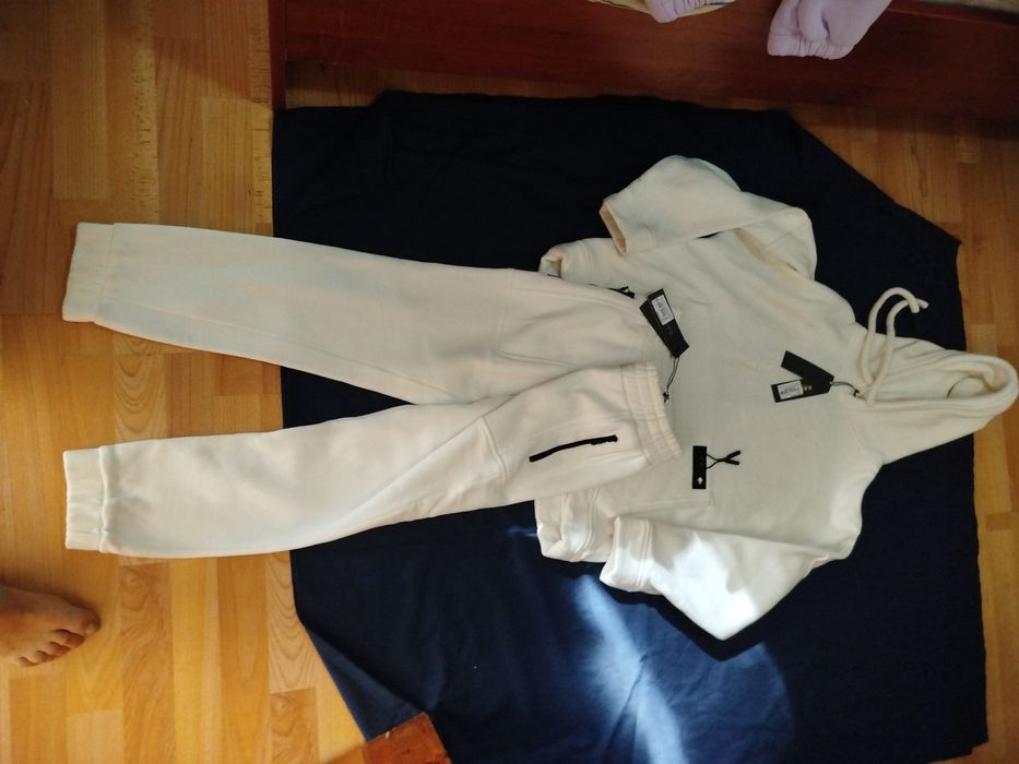 Спортивные костюмы на девушек