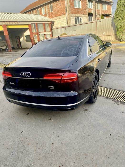 Audi A8 Benzină • 310 CP • Full • Suspensie pneumatică