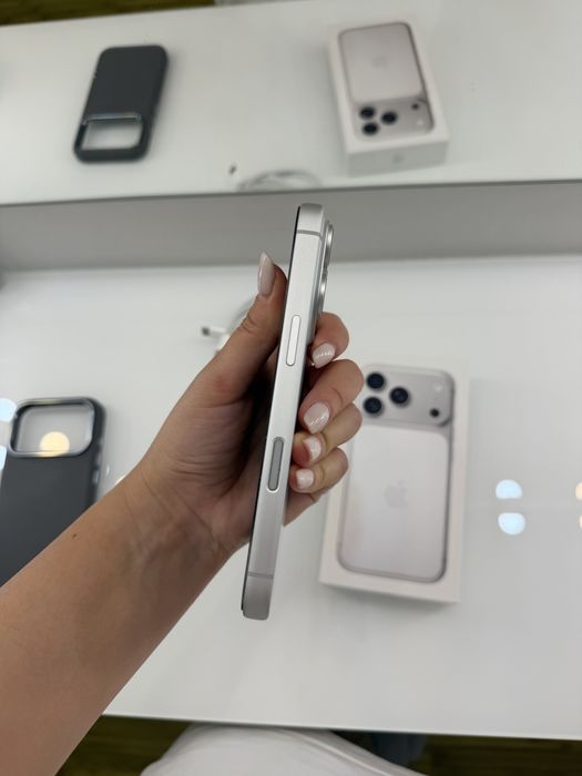 Vand iphone 17 pro 256 GB Silver