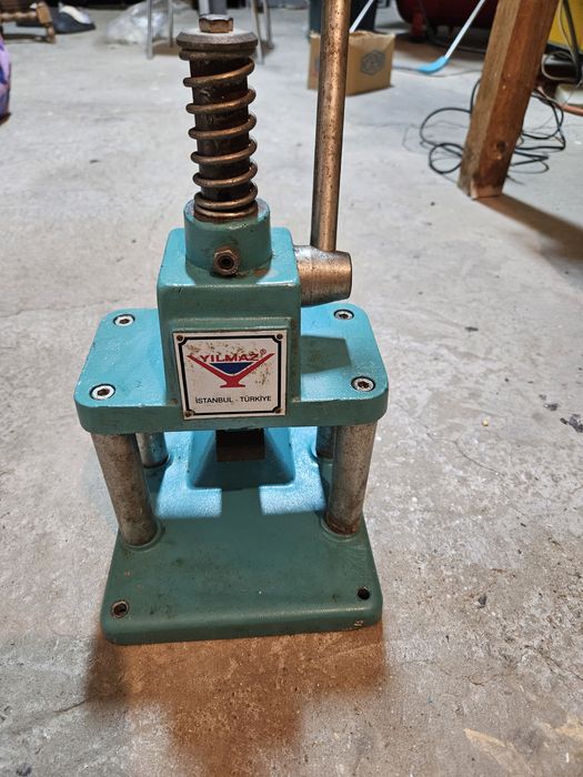 Circular (ștaier)de tăiat profile PVC și Aluminiu