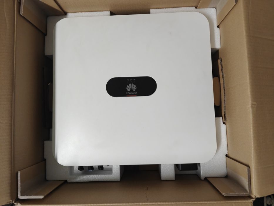 Invertor hibrid Huawei trifazic asimetric SUN2000-10K-MAP0