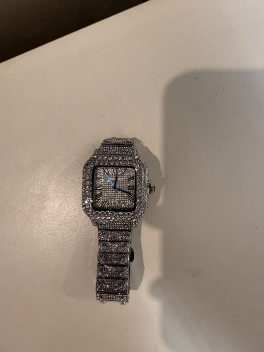 Часовник Cartier Santos Iced Out