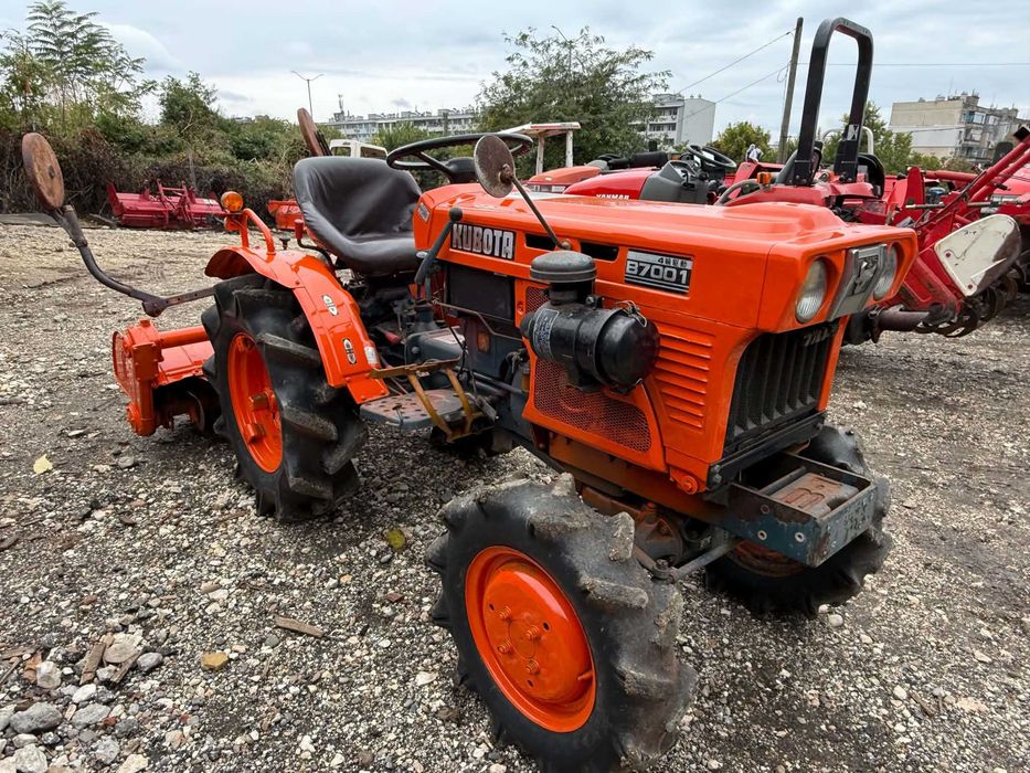 Трактор KUBOTA B7001  4x4