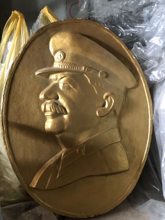 Барельеф И.Сталина