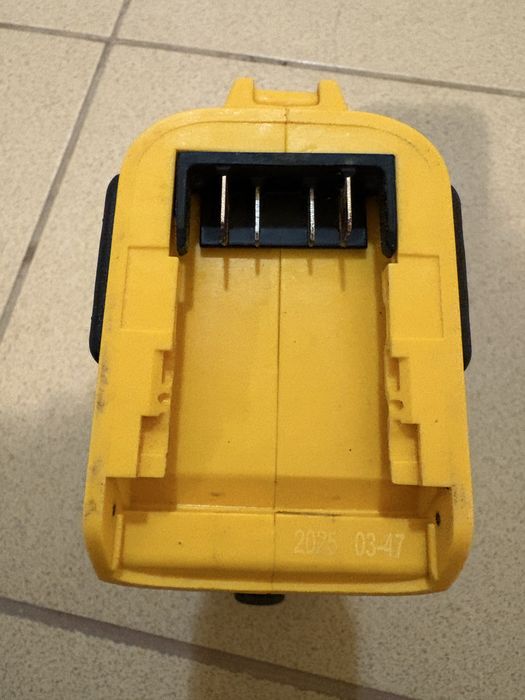 Продавам импакт DeWalt