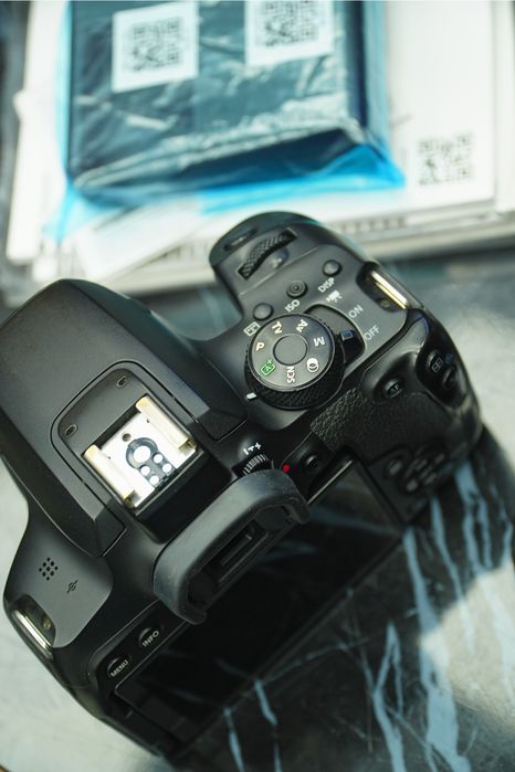 Canon EOS 850D + EF-S 18-135mm F/3.5-5.6 IS USM  | Iphone | Sony