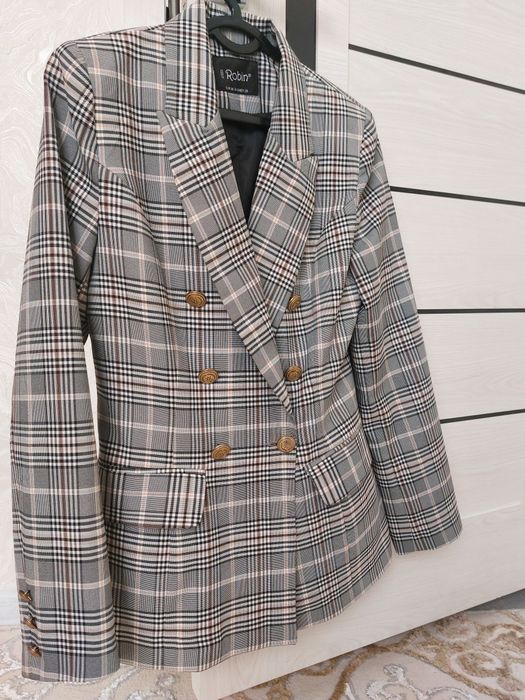 Ayollar kastyumi, pidjakt