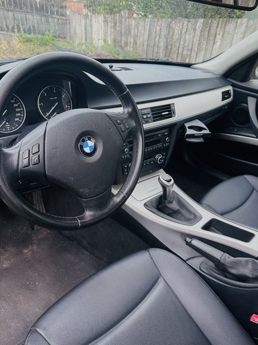 BMW 3 Series 2011 — imagine 5