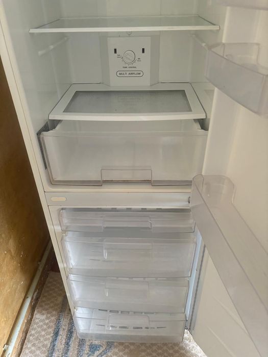 Холодильник LG  2 камера  срочнасатылады