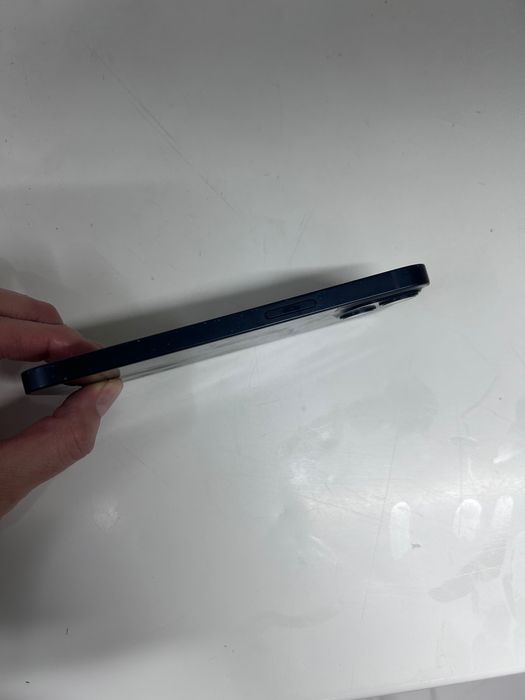 iPhone 14 темно синний цвет