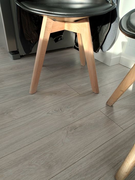 Vând set două scaune