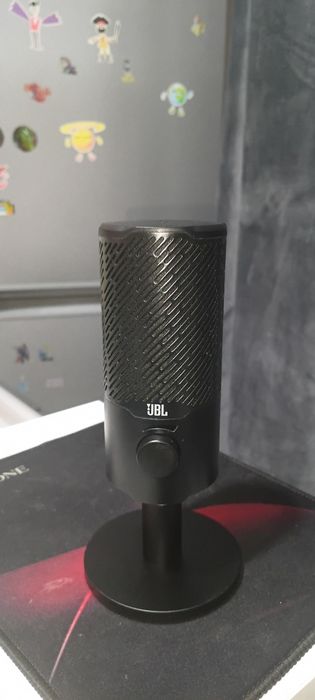 Игравой микрафон jbl quantum stream