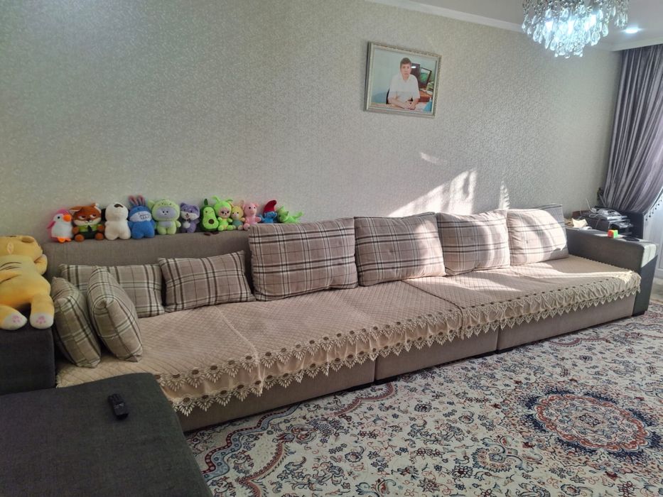 5 мр әдемі диван сатылады